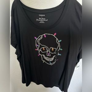 Torrid Black Skull Lights Scoop T-Shirt (NWT)